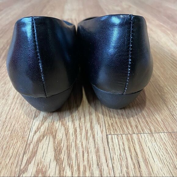 Carriage Court Black Pointy Toe 1" Faux Leather Heels Size 9 - Picture 4 of 10